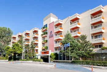 Oasis Hotel Apartments