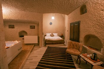 Cave Life Hotel