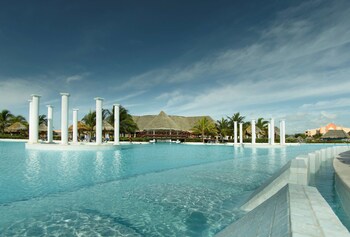 Grand Palladium White Sand Resort And Spa