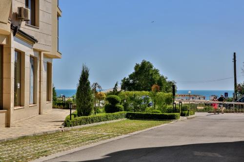 Al Rial Beach Apartments