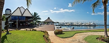Sunset Marina Resort And Yacht Club