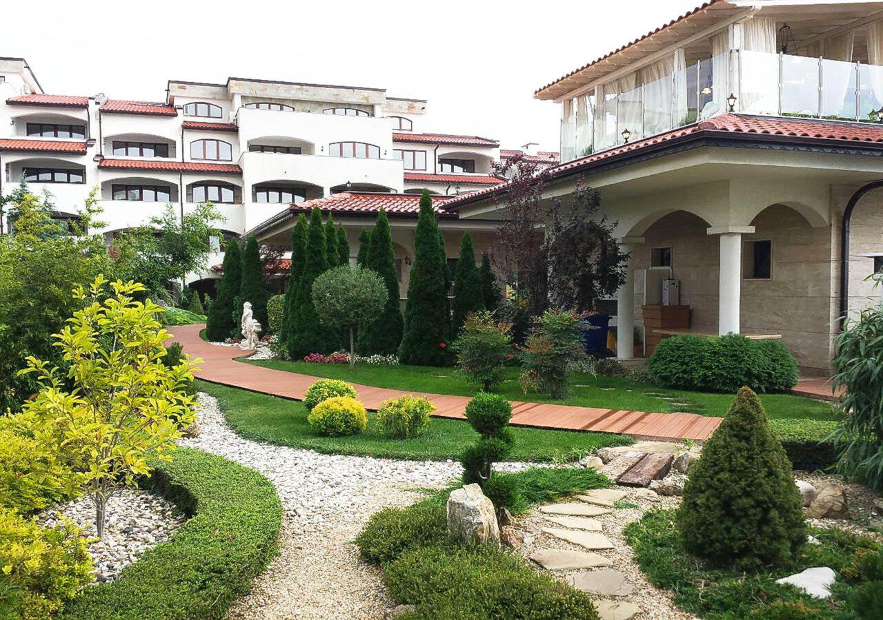 Casa Real Resort