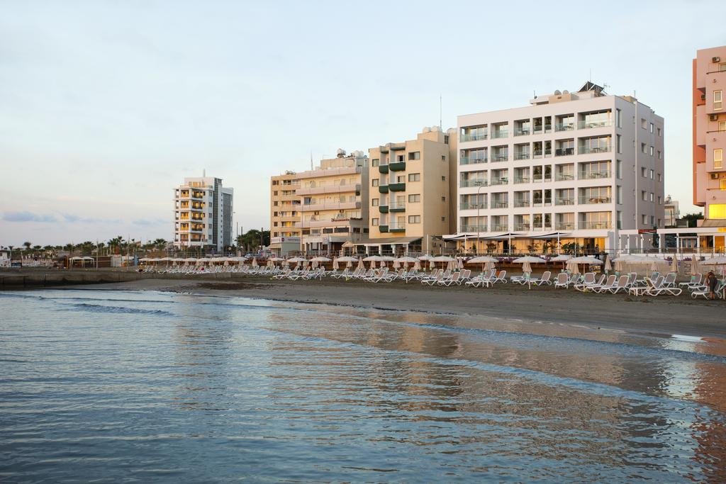 Constantiana Beach Apartments