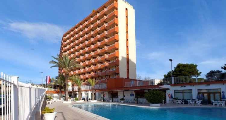 Cabana Hotel