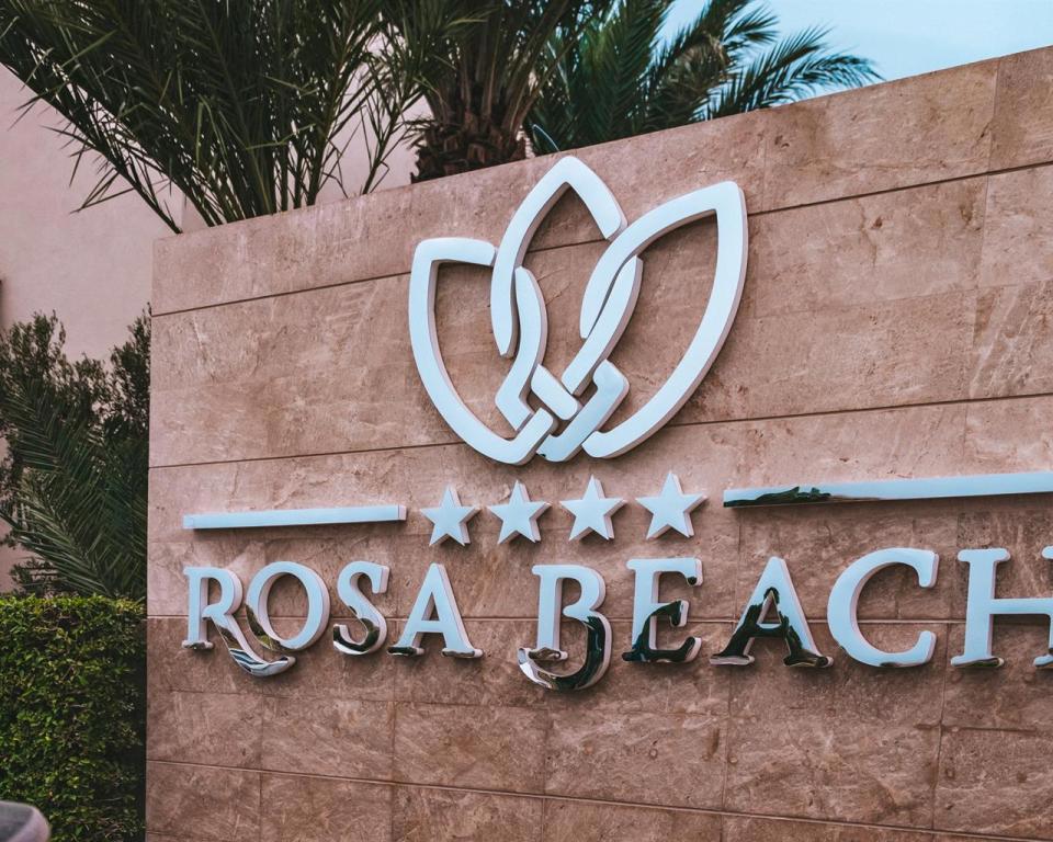 VINCCI ROSA BEACH HOTEL & SPA