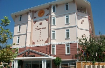 Primera Hotel And Apart