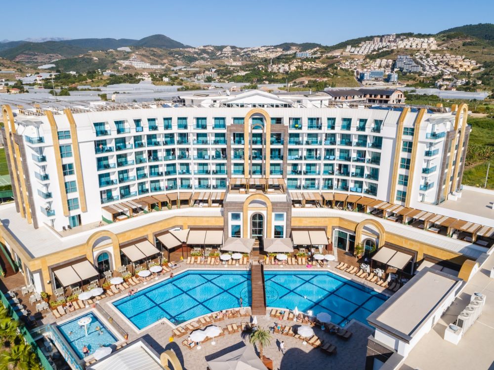 The Lumos Deluxe Resort Hotel & Spa 