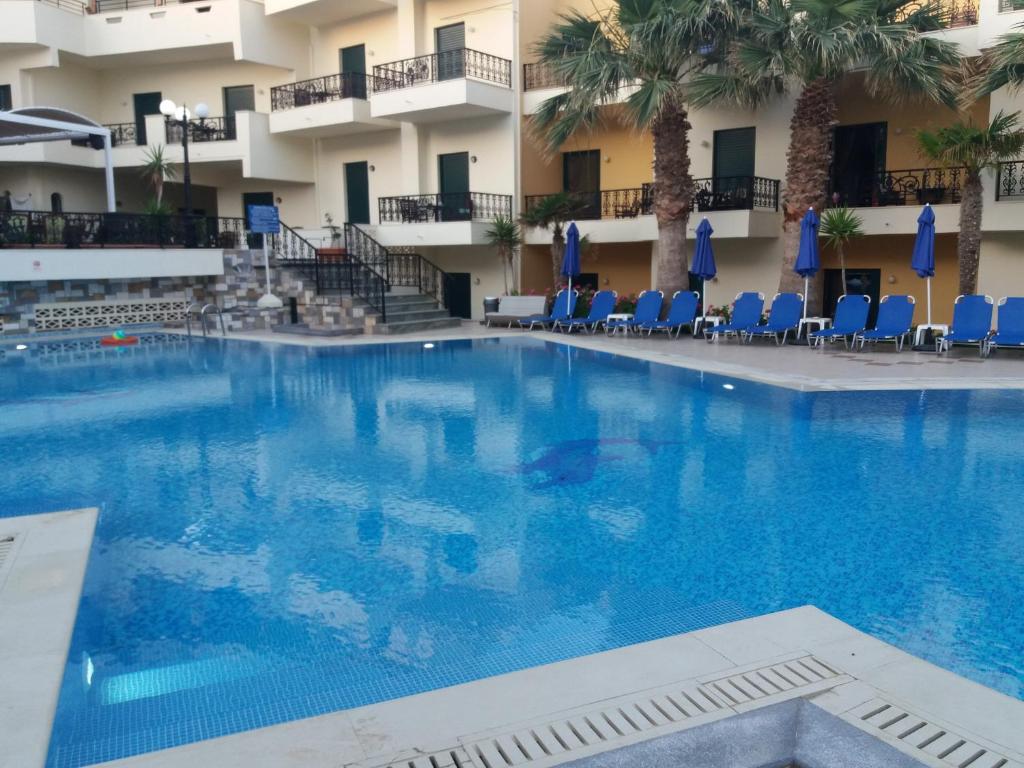 DIOGENIS BLUE PALACE 4 *
