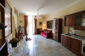 Rome King Suite