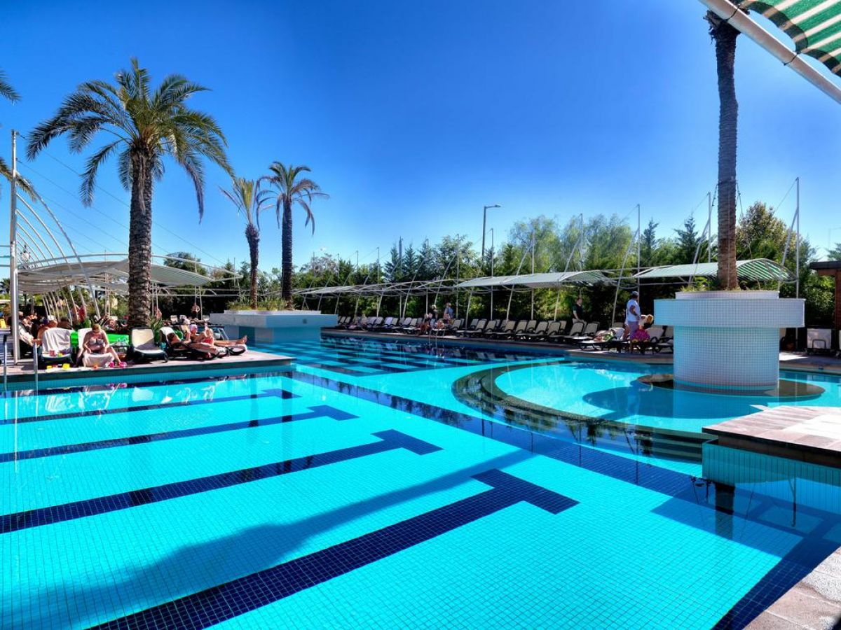 Crystal De Luxe Resort and Spa