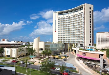 Krystal Urban Cancun - Malecon