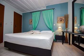 Elia Portou Rooms