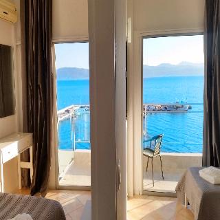 Port Evia Boutique Hotel By Xenia Resort