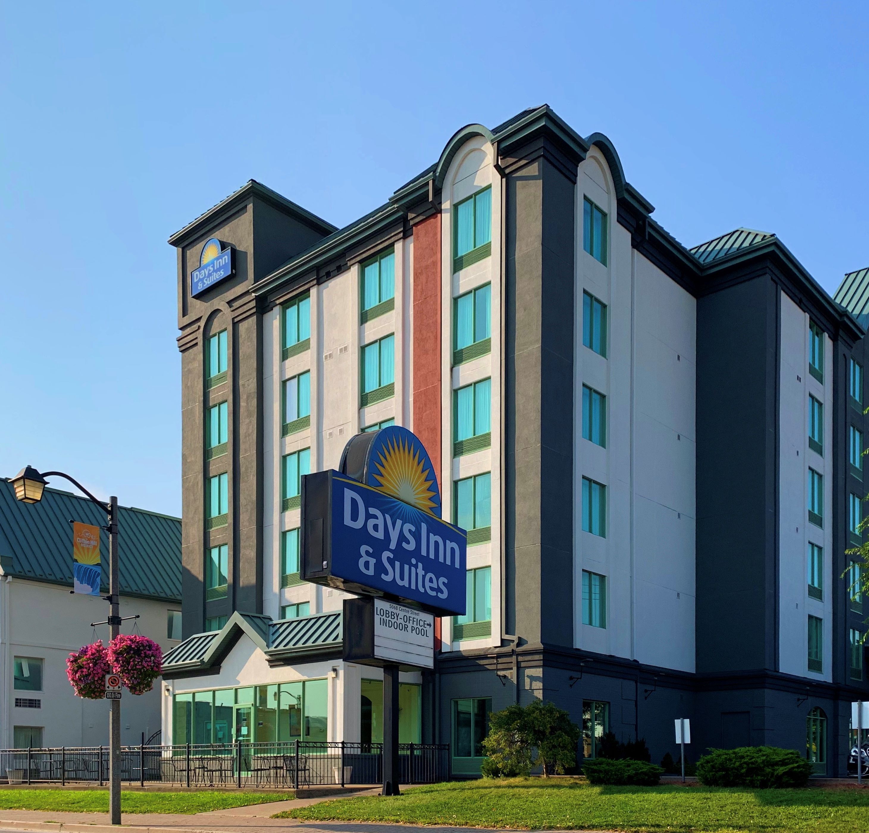 Days Inn And Suites Centre By The Falls