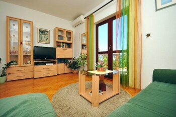 Apartments And Room Jadranka