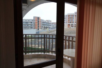 Apartment 15 In Fregata Complex