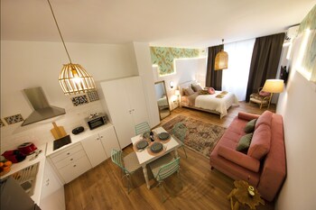 Exquisite Apartment In Athens' Center