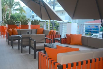 Ducassi Suites Rooftop Pool Beach Club And Spa