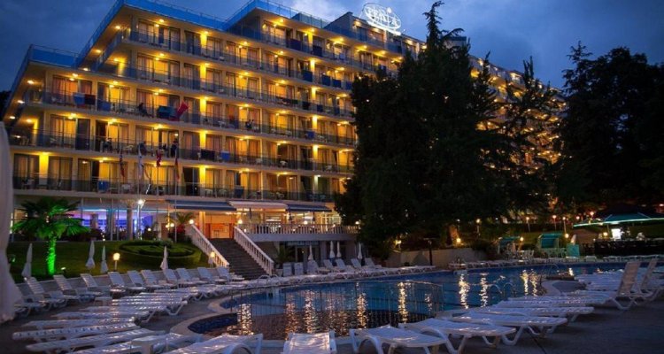 Nikea Park Hotel