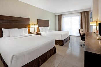 La Quinta Inn&suites Cancun