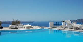 Mr and Mrs White - Champagne All Inclusive Hotel (Oia - Santorini)