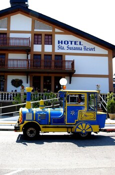 Santa Susana Resort