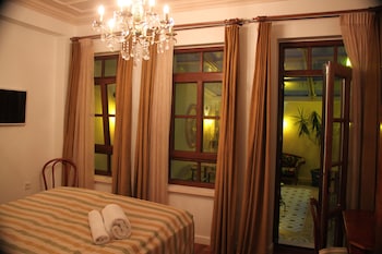 Villa Pera Suite Hotel