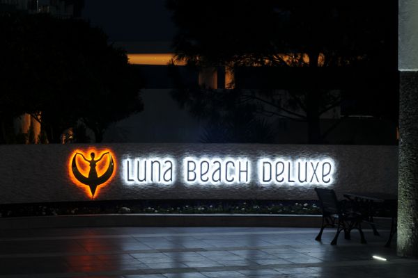 Luna Beach Deluxe Hotel