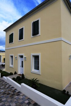 Villa Maggie