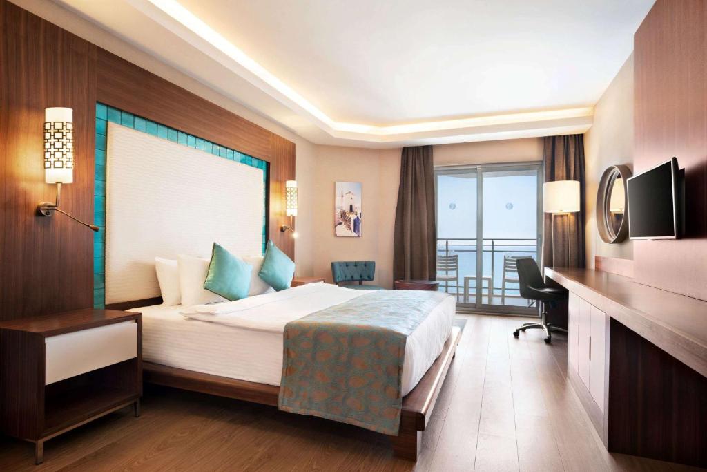 Ramada Hotel and Suites By Wyndham Kusadasi