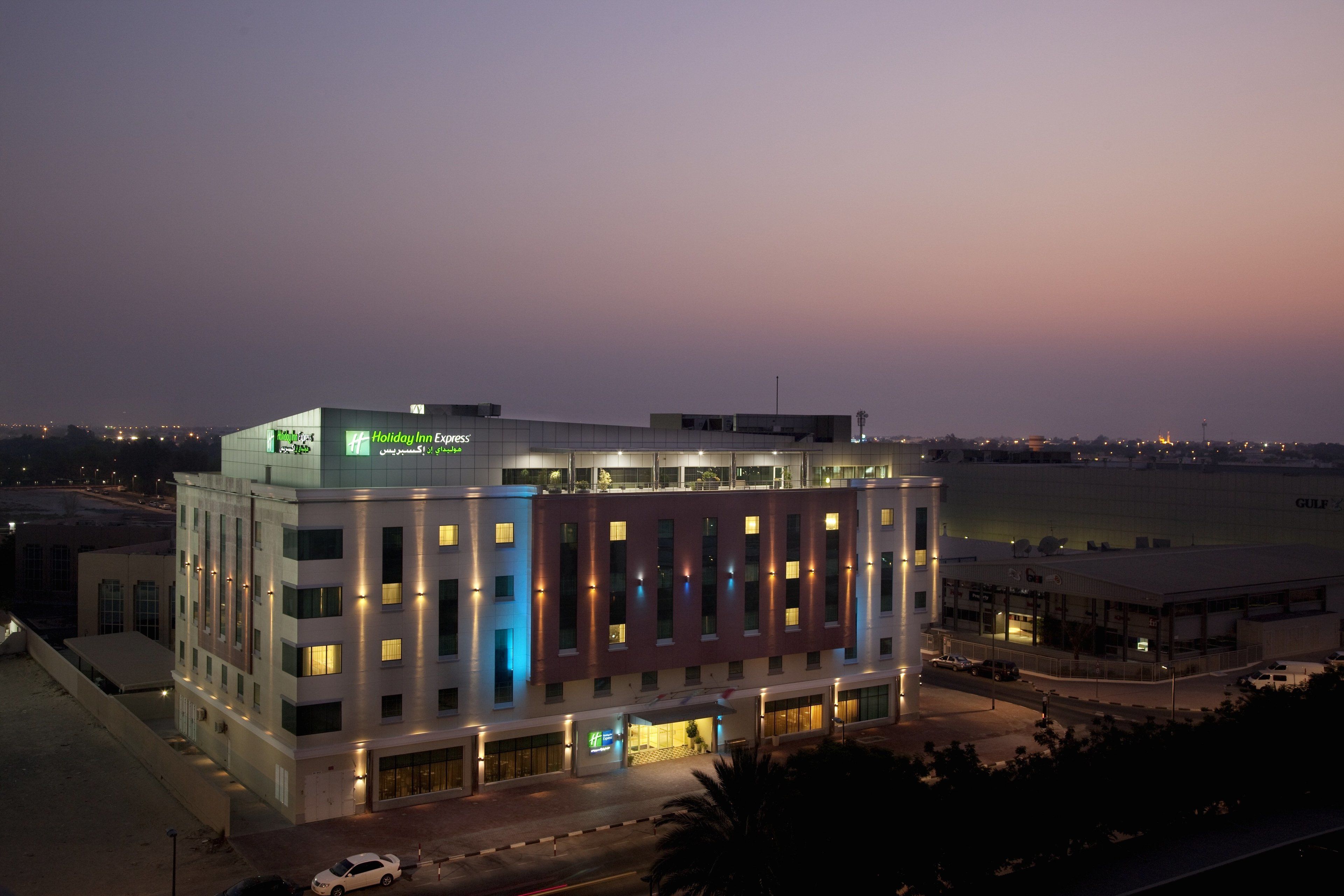 Holiday Inn Express Dubai- Safa Park