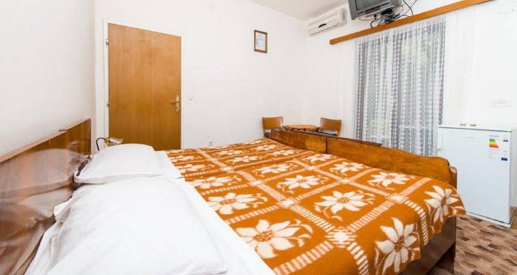 Apartment & Rooms Perovic