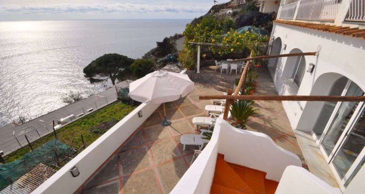Apartment in Praiano Sea View & Terrace, A/C, Wi-fi, 6 guests, ID 308