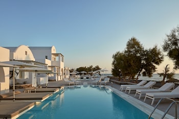 Costa Grand Resort And Spa
