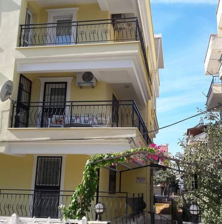Room For Rent Sleeps 2 With Balcony Altinkum Didim Turkey
