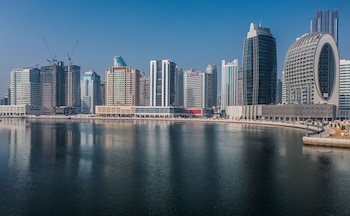 Radisson Blu,  Dubai Canal View