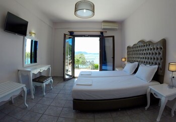 Enjoy Lichnos Bay Village, Camping, Hotel & Apartments