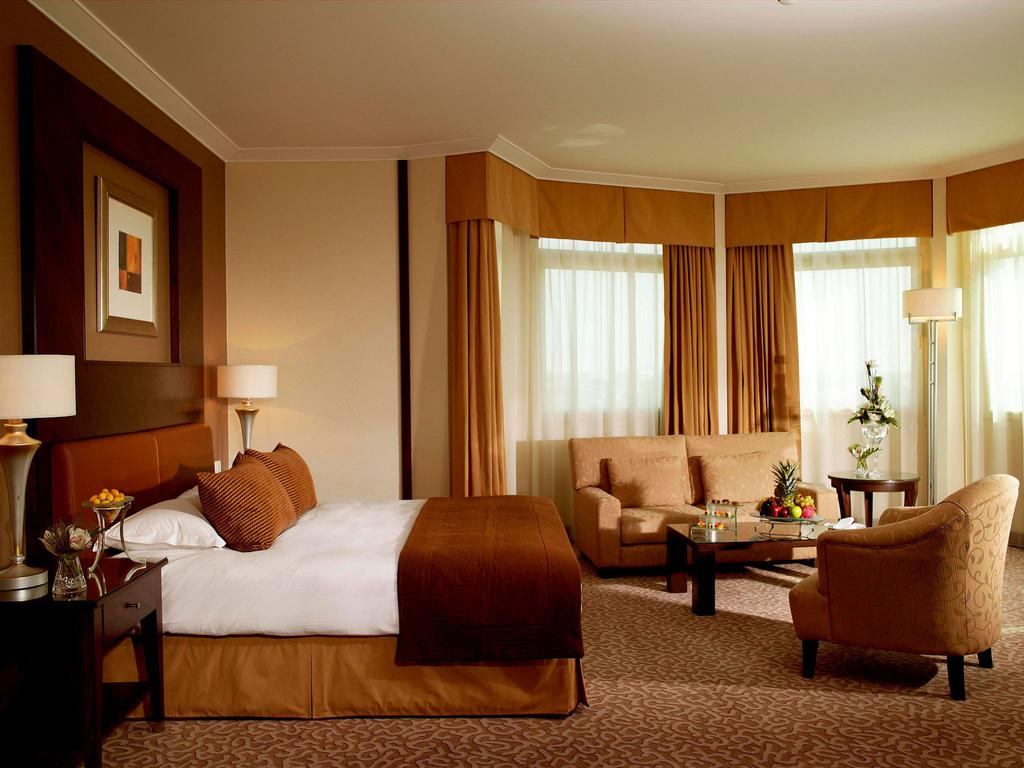 Roda Al Murooj Dubai Downtown Hotel & Suites by Swissotel