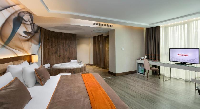 B Business Hotel And Spa
