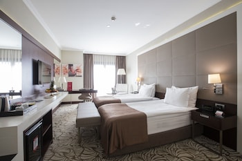 Ramada Hotel And Suites By Wyndham Istanbul Merter