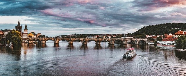 Viena - Praga si Castelele Boemiei 8 zile autocar 2022