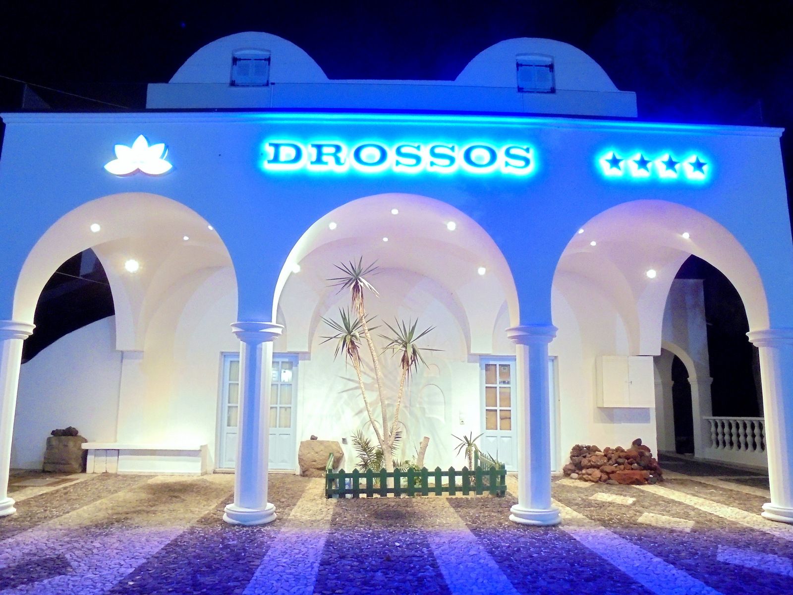 Drossos Hotel Santorini