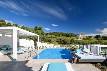 Villa D'oro - Luxury Villas & Suites