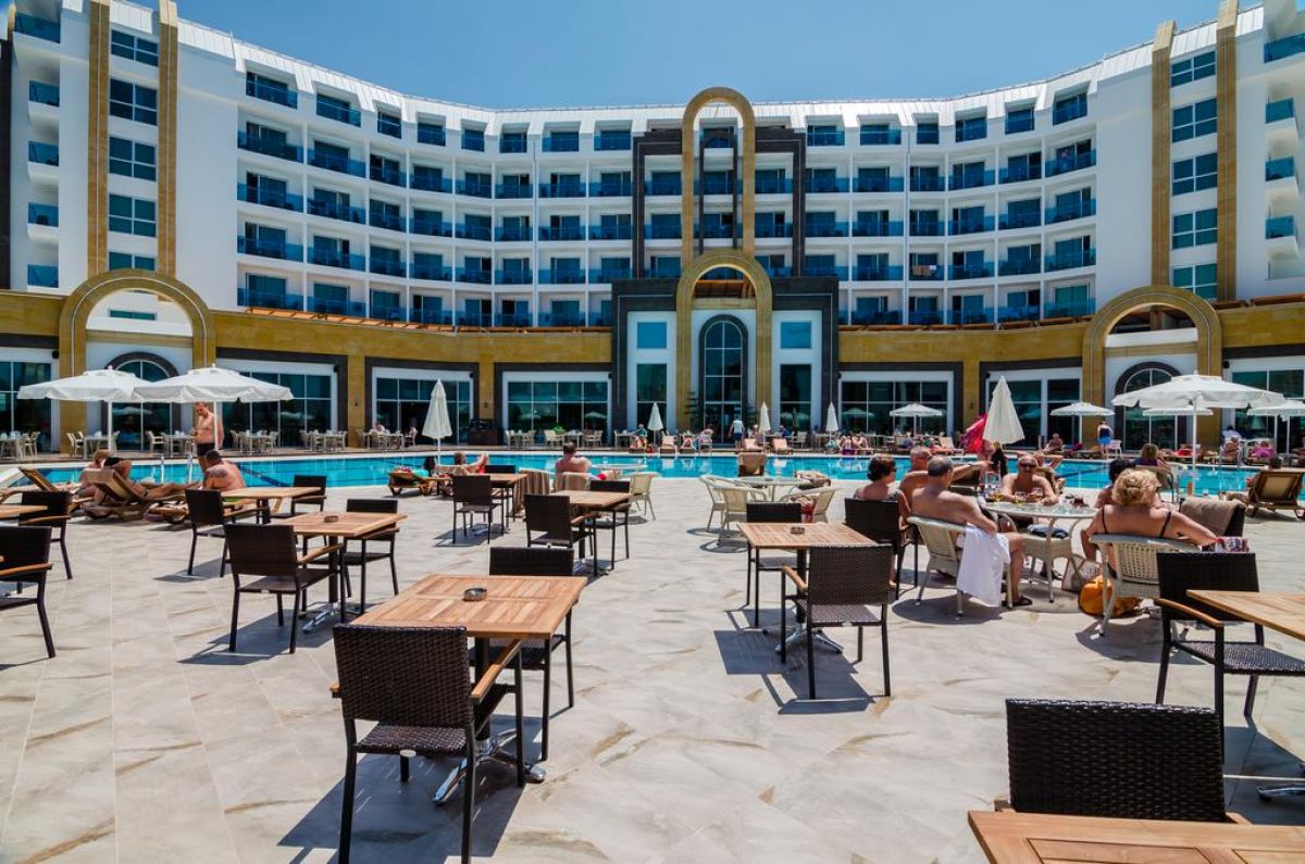 The Lumos Deluxe Resort Hotel&Spa