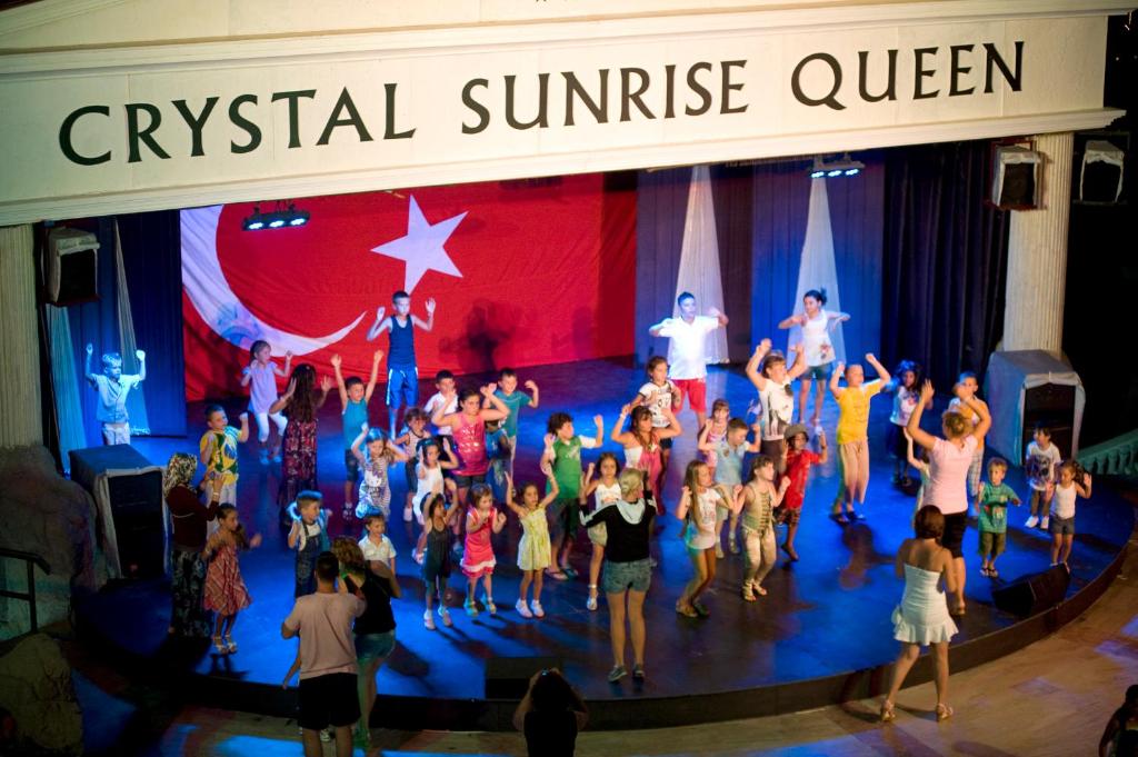 Crystal Sunrise Queen Luxury Resort