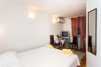 Rooms Fausta Old Town