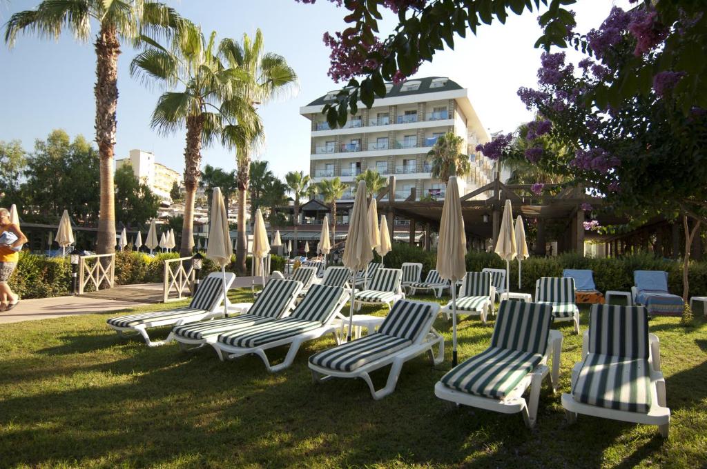 Trendy Palm Beach  Hotel