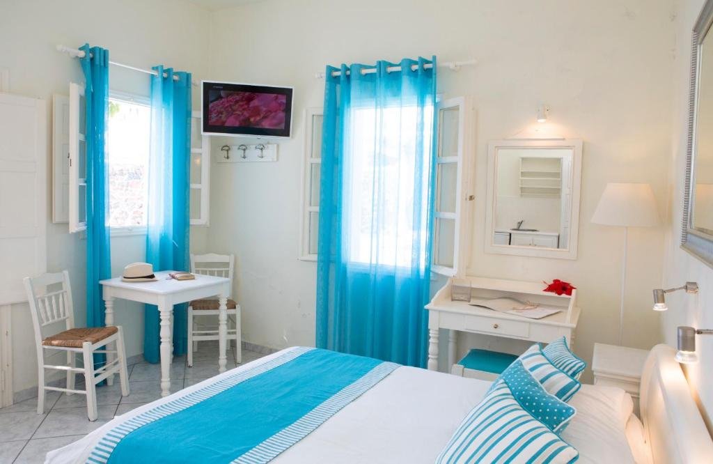 Meli Meli Accommodation (Imerovigli Santorini)
