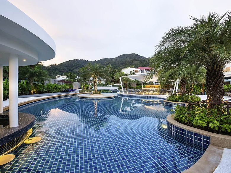 Novotel Phuket Karon Beach Resort And Spa