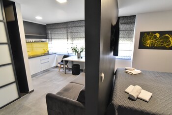 Mono Apartments & Rooms